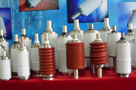 如何判斷真空斷路器中的真空滅弧室需要更換？